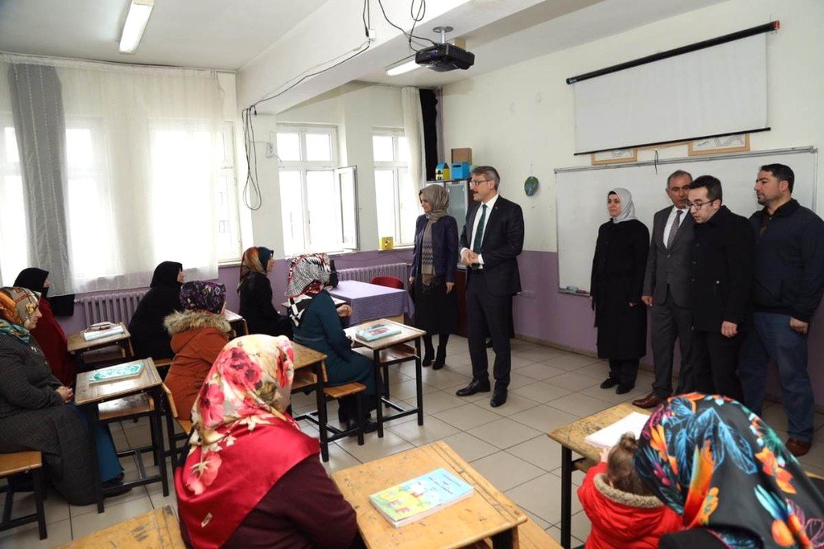 Bingöl\'de 4 Bin 42 Kişi Okuma Yazma Sertifikası Aldı