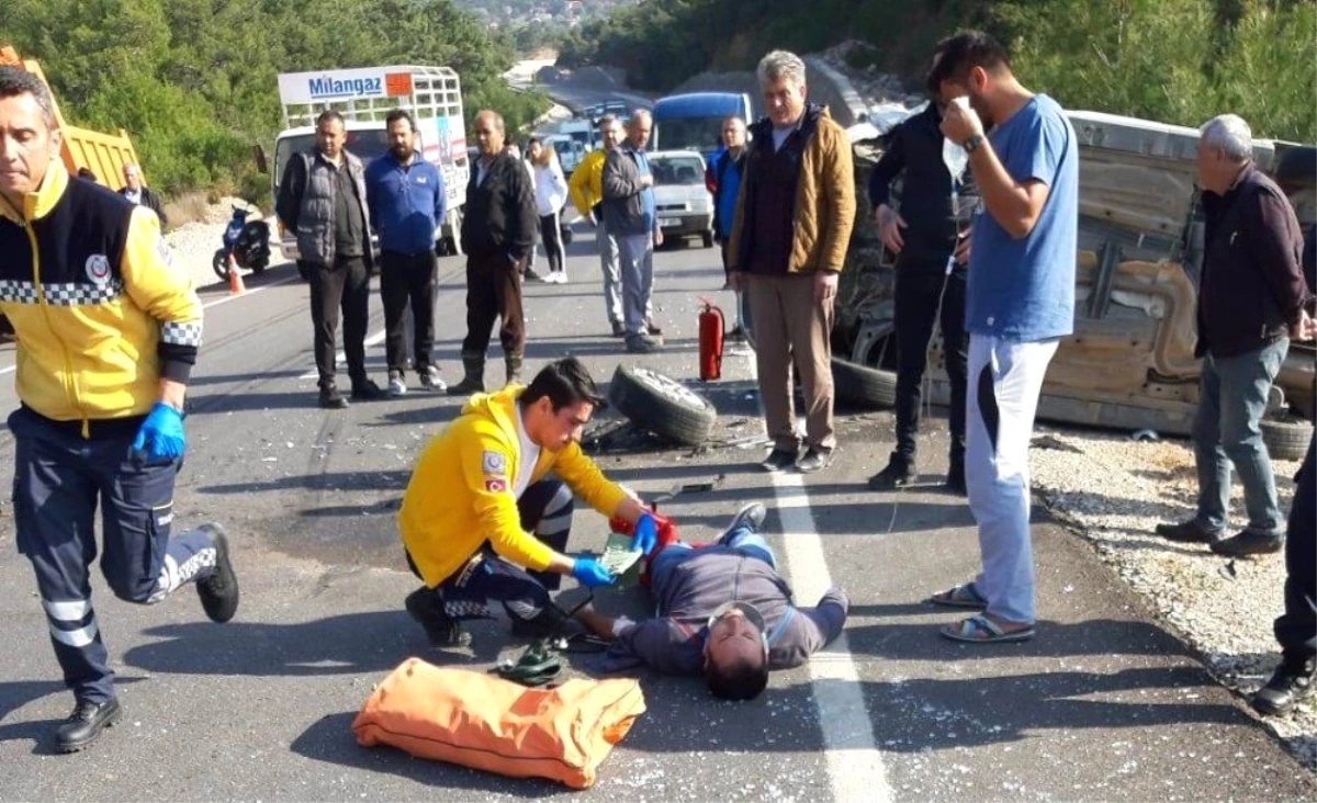 Datça\'da Trafik Kazası: 4 Yaralı