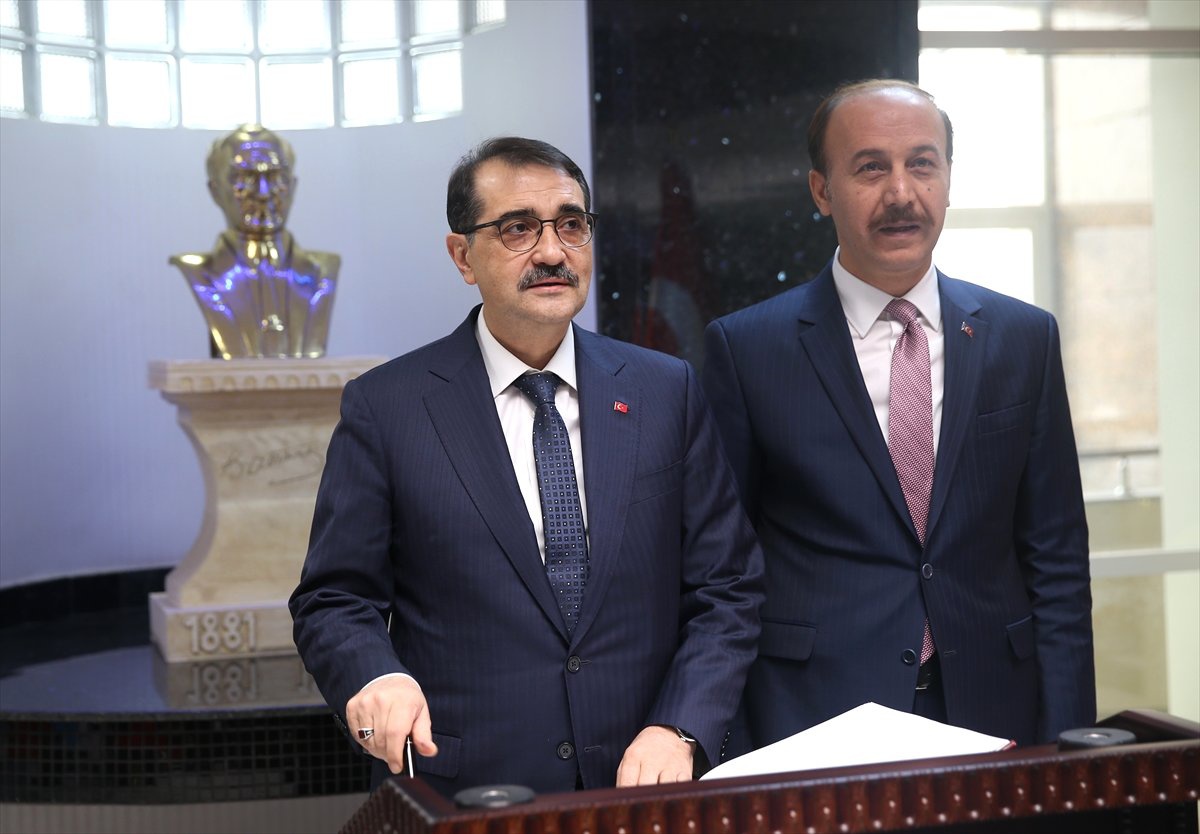 Enerji ve Tabii Kaynaklar Bakanı Fatih Dönmez, Elektrikte "Tarımsal Faaliyetler Tarifesi"...