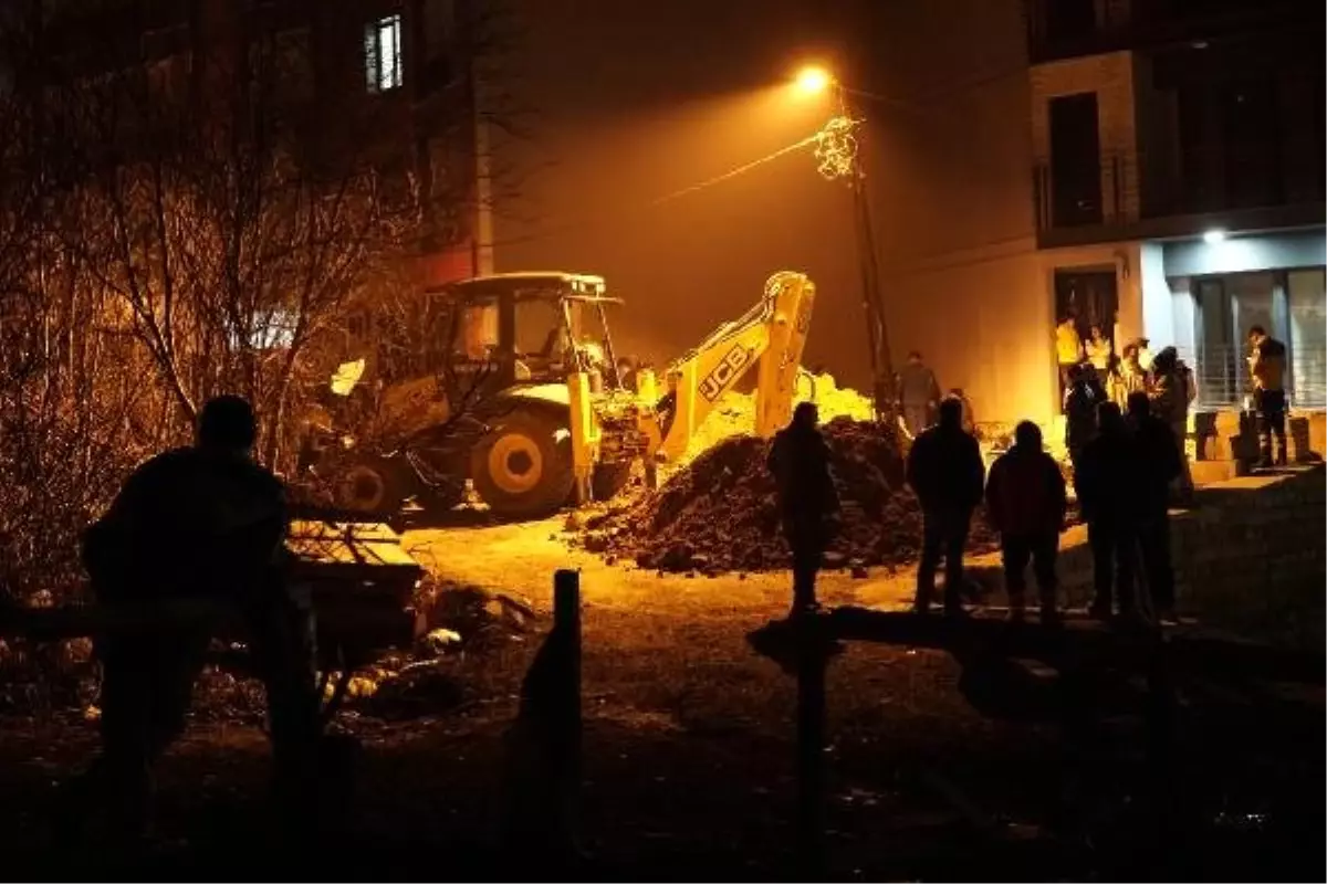 Eyüpsultan\'da Doğalgaz Hattı Çalışmasında Göçük: 1 Ölü (2)