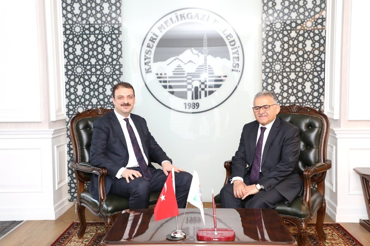 Gençlik ve Spor Bakan Yardımcısı Sinan Aksu\'dan Başkan Büyükkılıç\'a Ziyaret