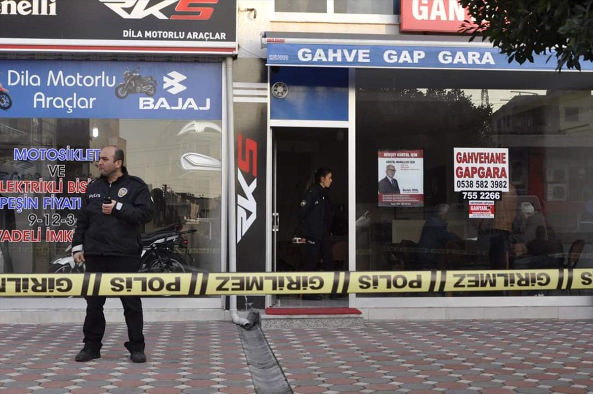 Hatay\'da Ganyan Bayi İşletmecisi Bıçaklanarak Öldürüldü
