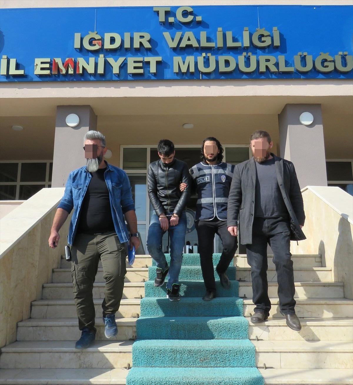 Iğdır\'da Sosyal Medyadan Büyü Yapmakla Suçlanan Zanlı Tutuklandı