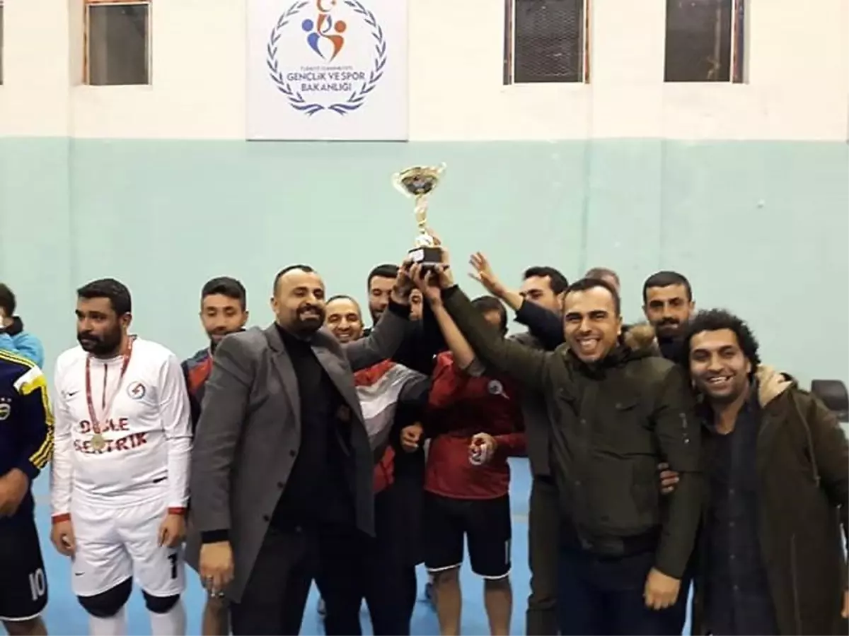 Kurumlar Arası Futbol Turnuvası\'nda Şampiyon Dicle Elektrik