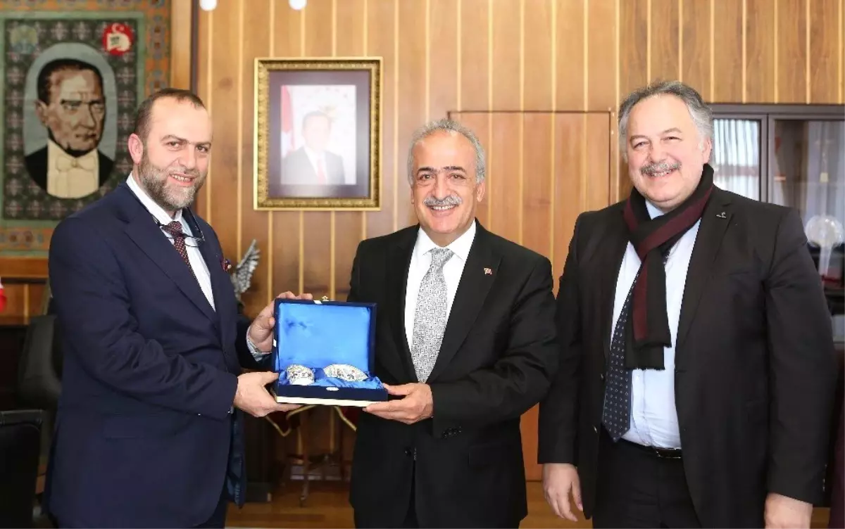 Rektör Çomaklı: "Benim Bir Fikrim Var" Diyen Herkese Kapımız Açık