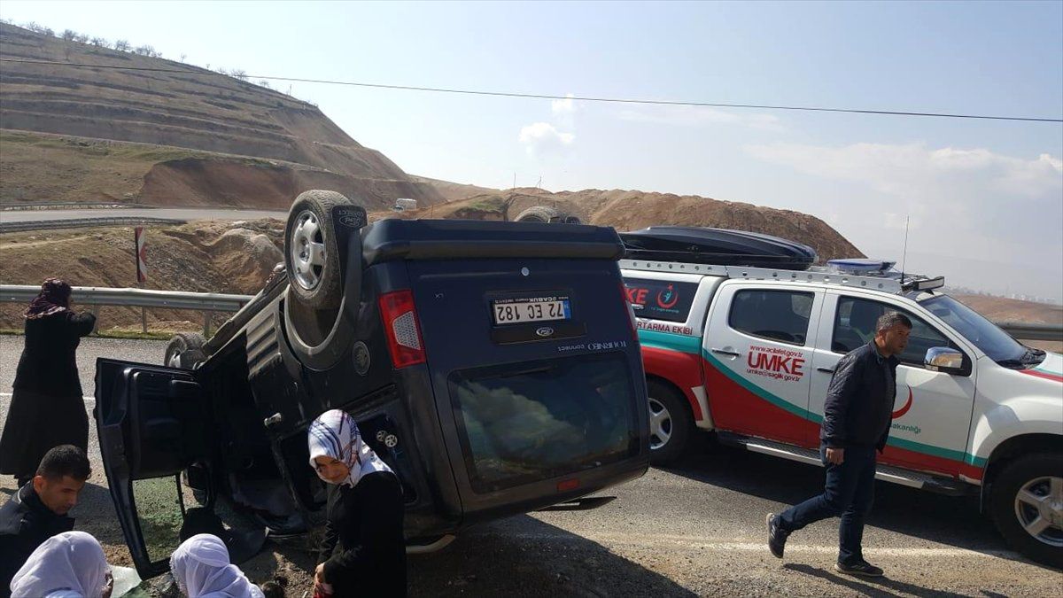 Siirt\'te Kamyonet Devrildi: 5 Yaralı