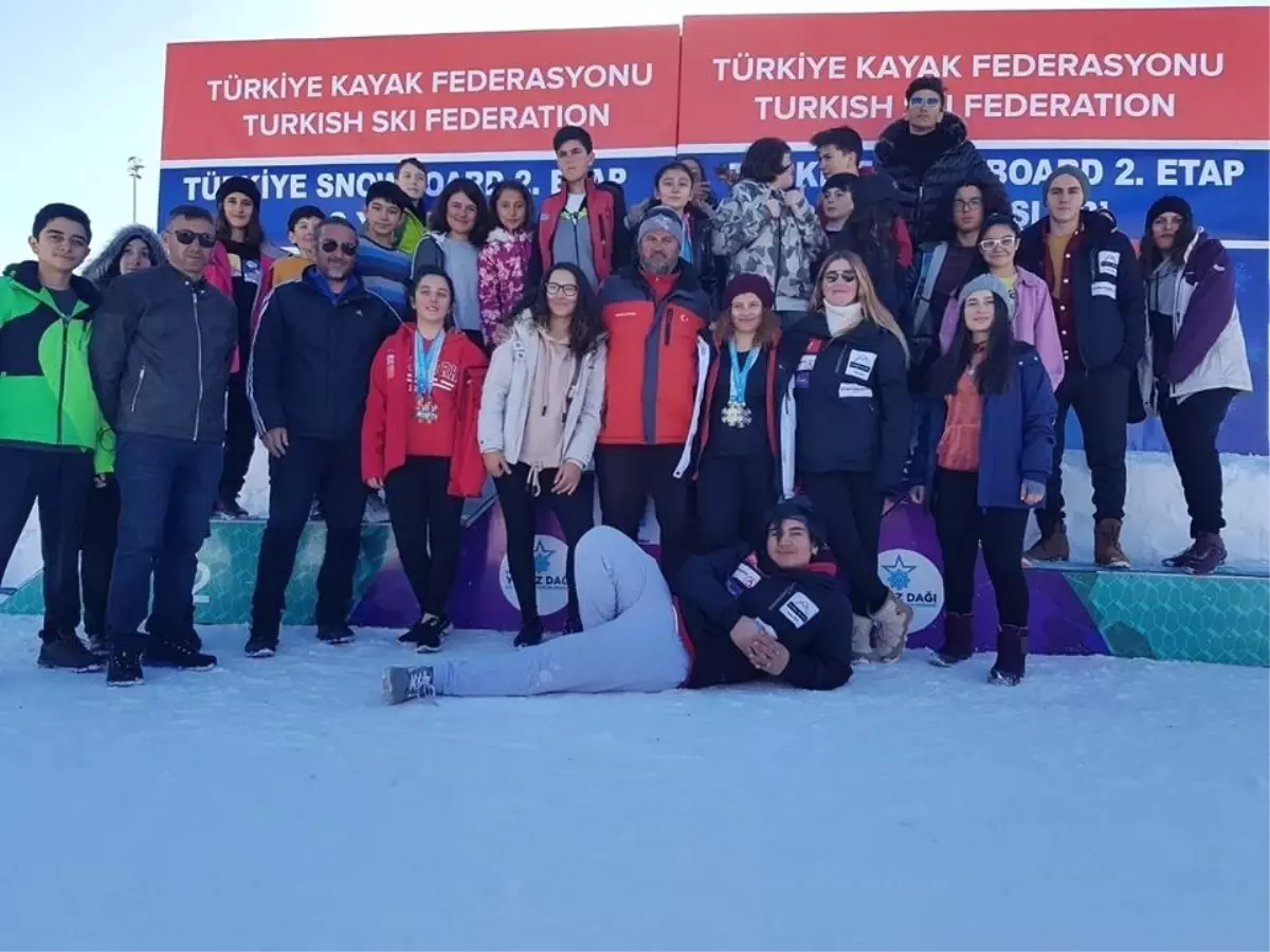 Sivas Snowboard Yarışlarından 8 Madalya