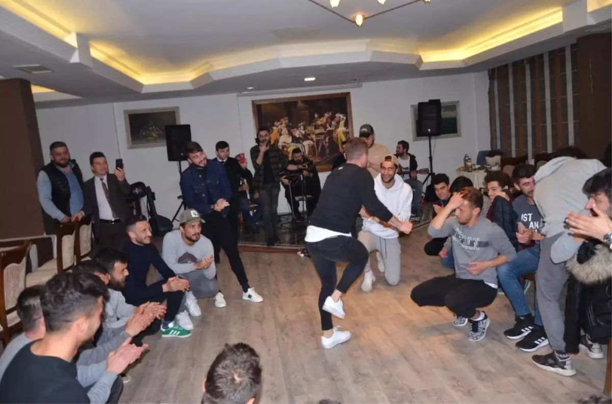 Taraftardan Teknik Ekip ve Futbolculara Yemek