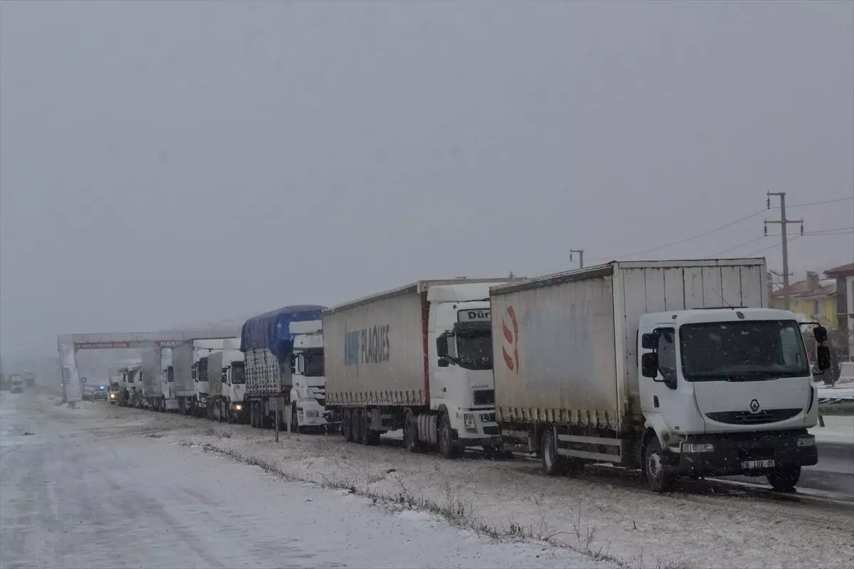 Ağır Tonajlı Araçlara Keşan\'da "Zorunlu Mola"