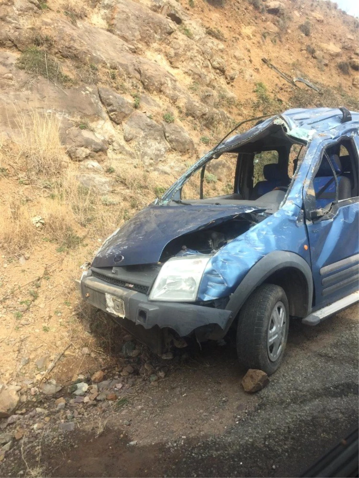Artvin\'de Trafik Kazası: 1 Ölü, 2 Yaralı