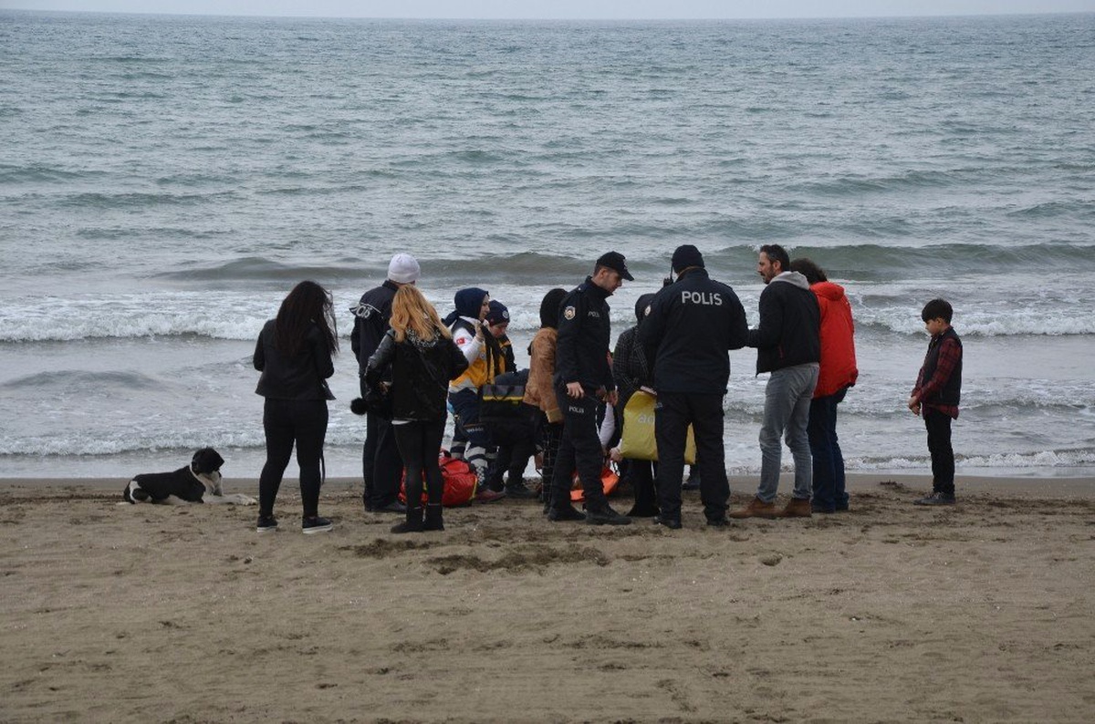 Boğulma Tehlikesi Geçiren Kadını Vatandaşlar Kurtardı