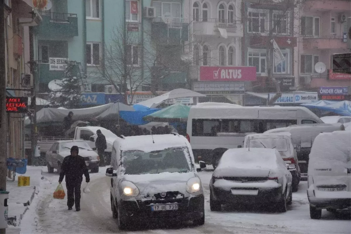 Çanakkale\'de Tipi ve Fırtına Etkili Oluyor