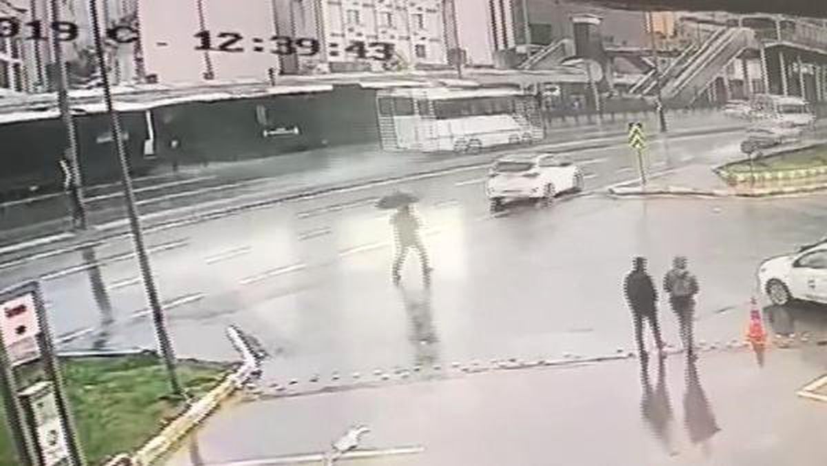 Haramidere\'deki Metrobüs Kazası Kamerada