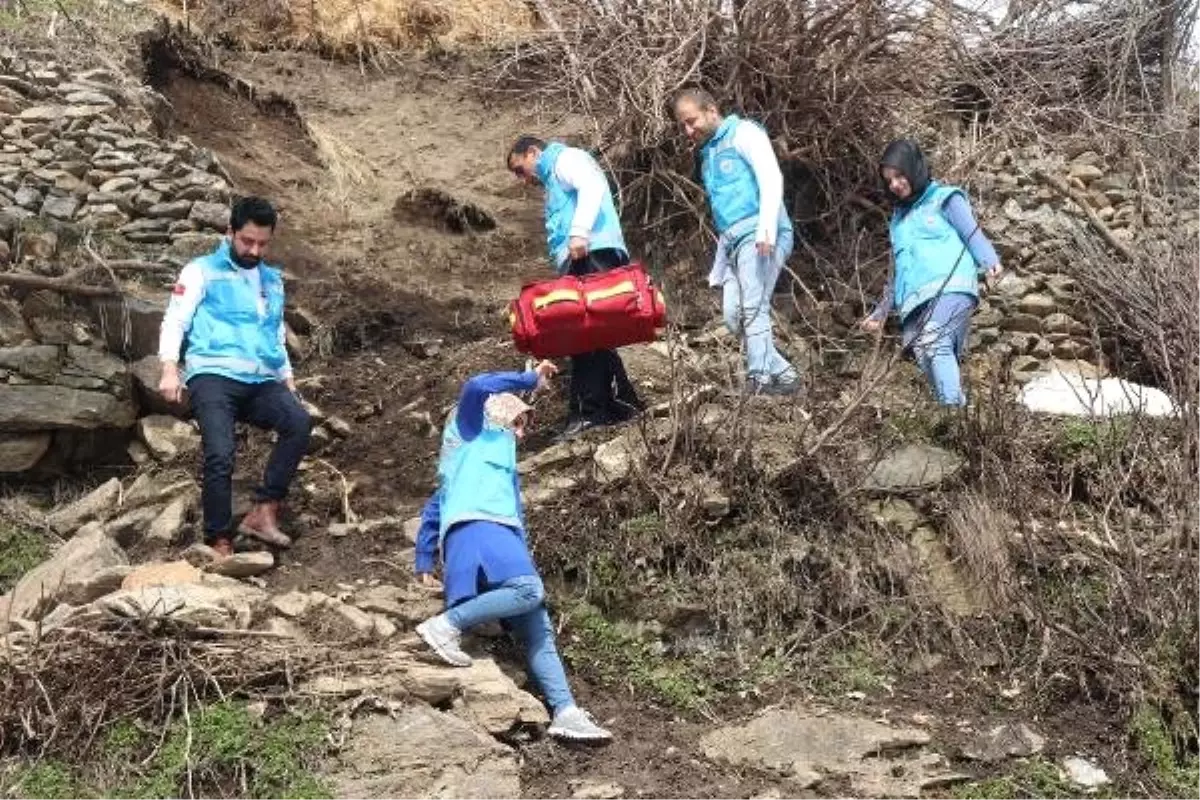 Hastalara Ulaşmak İçin, Dağları Aşıyorlar