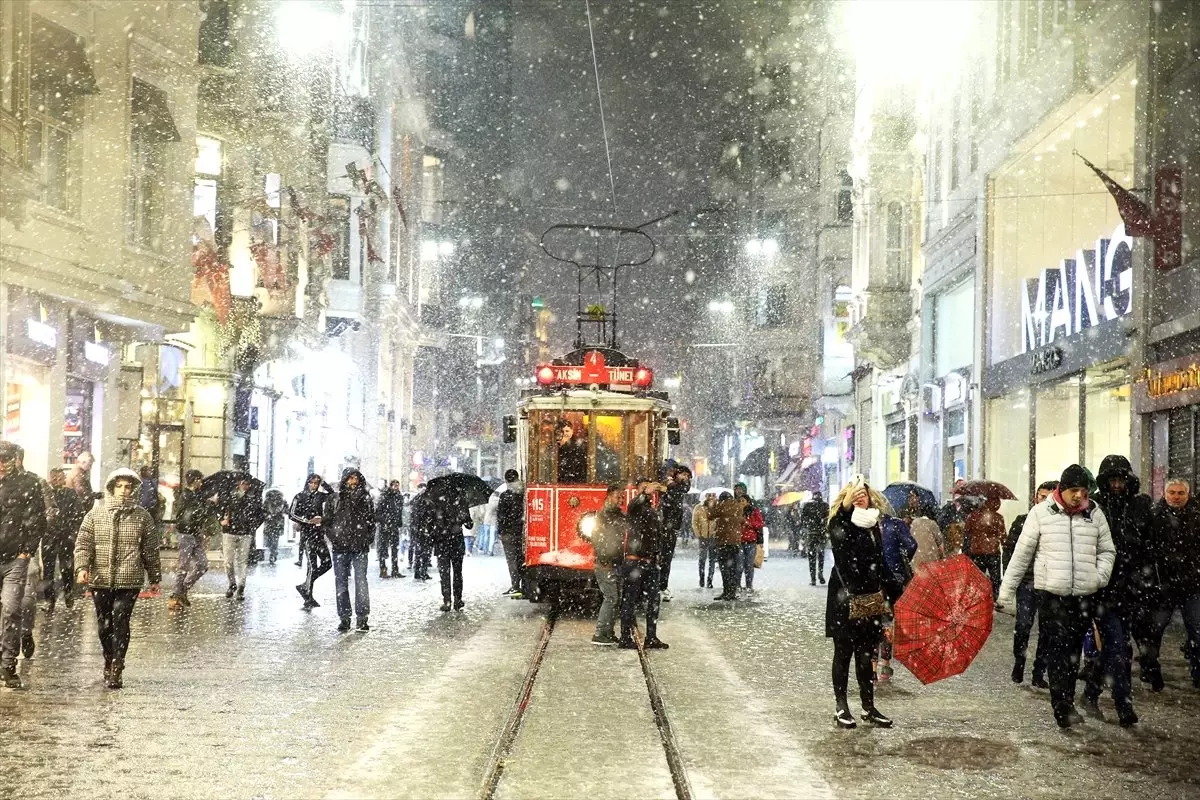 İstanbul\'da Kar Yağışı