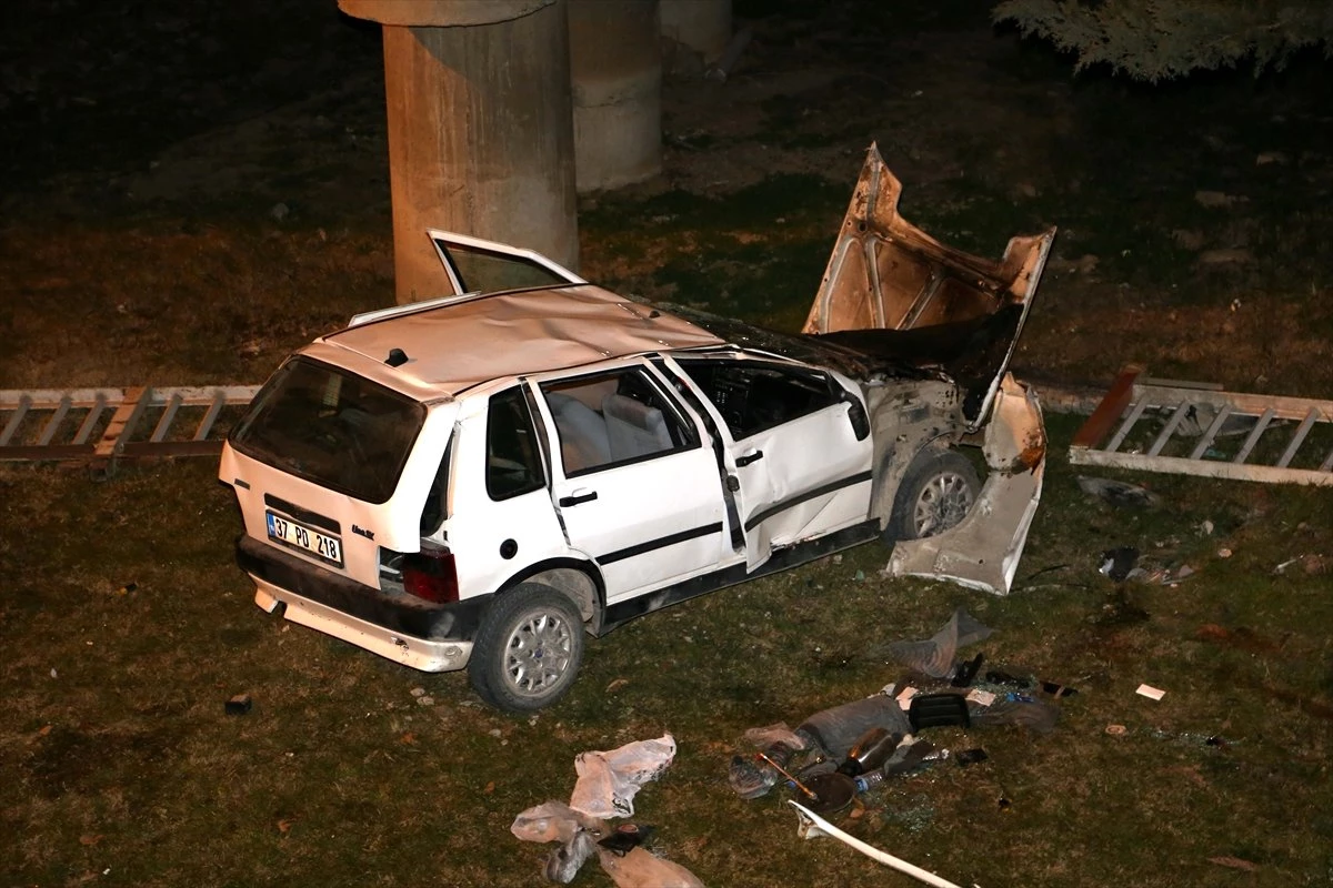 Kastamonu\'da Otomobil Köprüden Dereye Düştü: 4 Yaralı