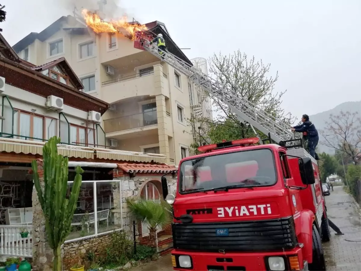 Marmaris\'te Korkutan Yangın