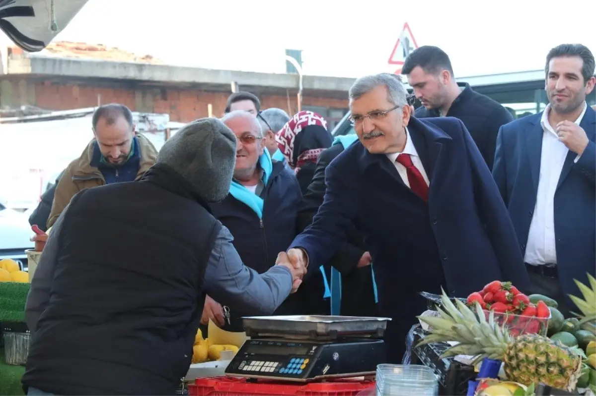 Murat Aydın Pazara Girdi Vatandaşlara Muz ve Portakal Dağıttı