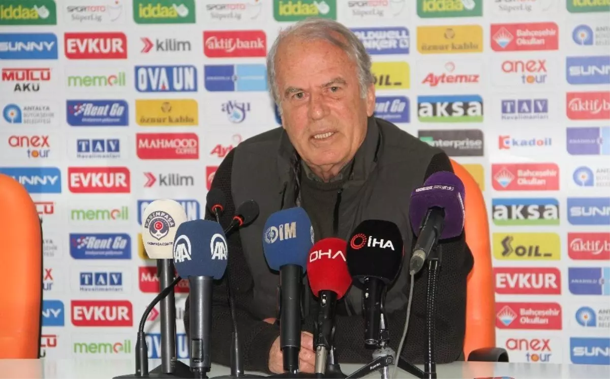 Mustafa Denizli: "Maçla İlgili Fazla Söyleyecek Şeyimiz Yok"