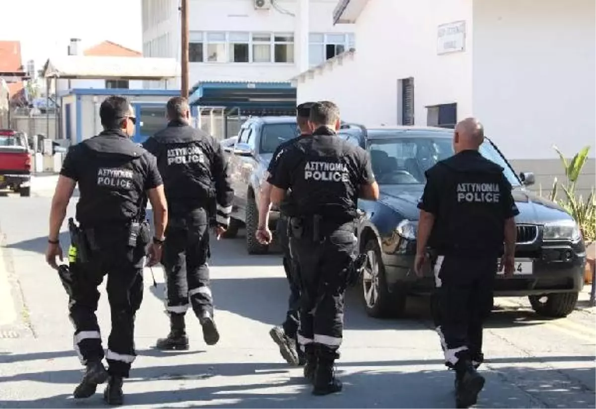 Ölmüş Kadının Yüzüklerini Çalıp Kumar Oynayan Polise 3 Ay Hapis