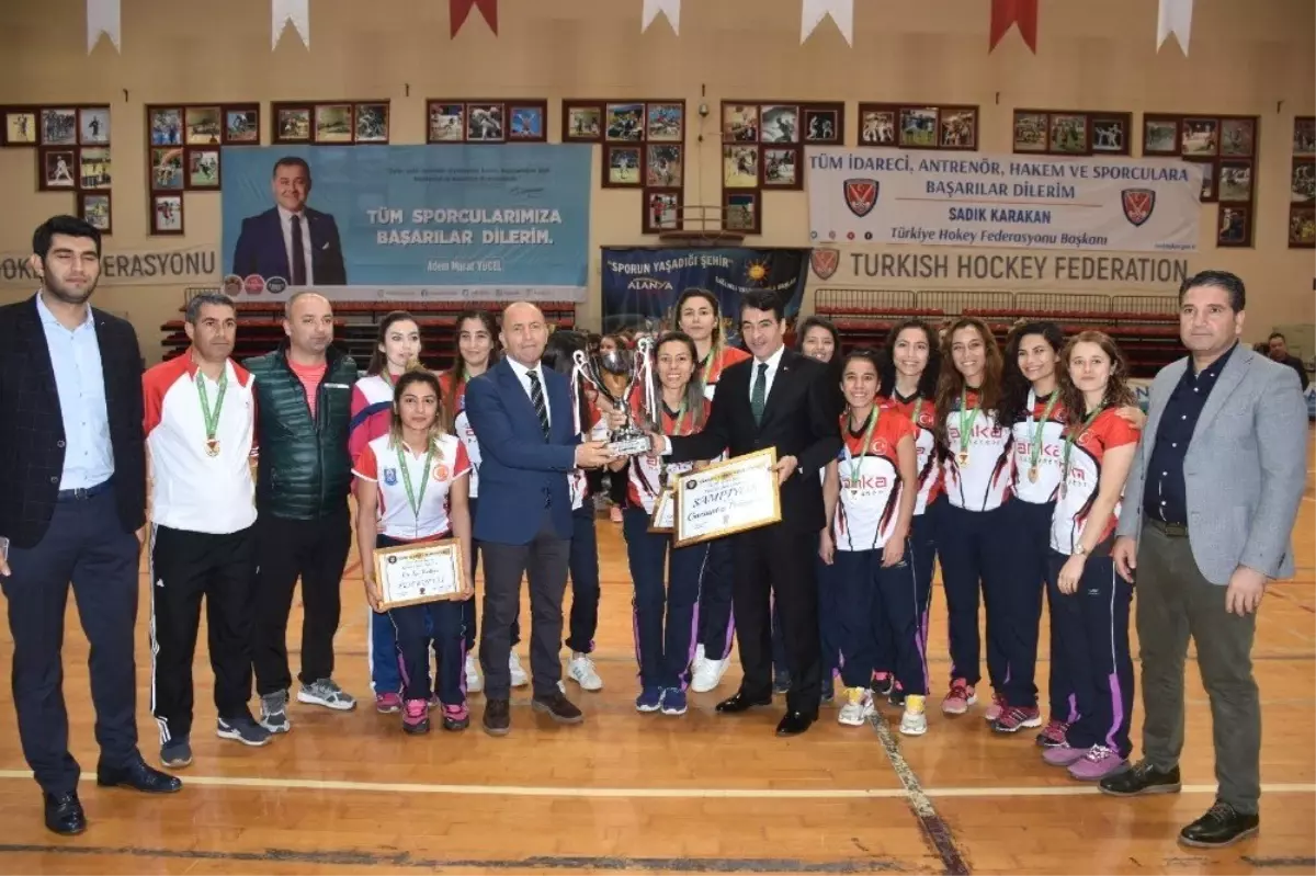 Polisgücü\'nün Kadın Hokeycileri Trophy Lig\'e Yükseldi