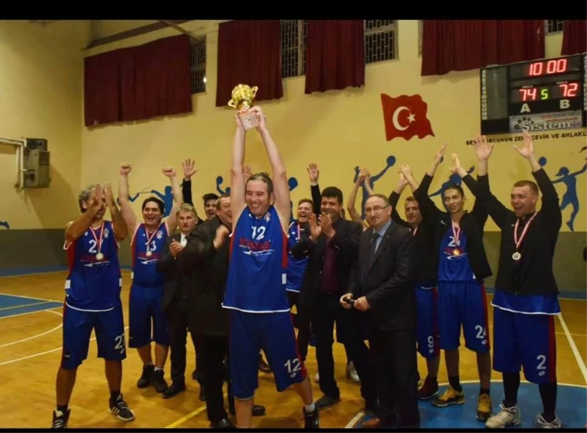Şampiyon Mustafakemalpaşa Belediye Spor