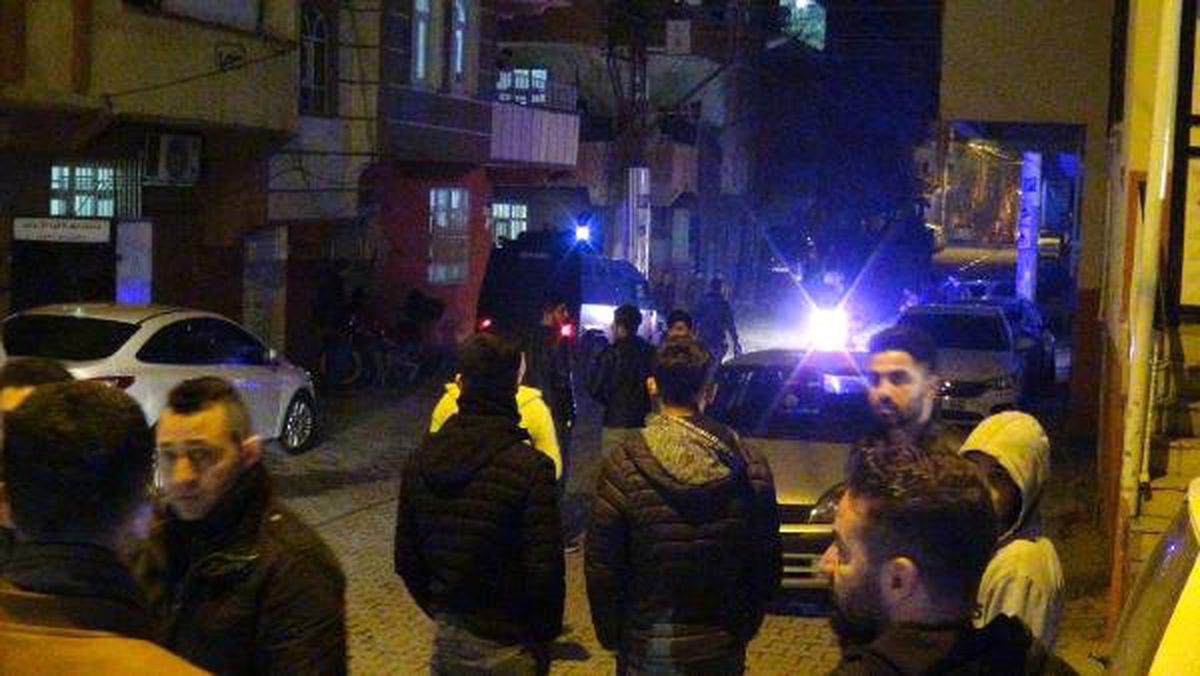 Şanlıurfa\'da Komşu Aileler Arasında \'Taşlı-sopalı-bıçaklı\' Kavga: 5 Yaralı