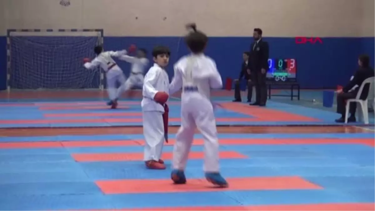 Spor Burdur\'da Karate Heyecanı