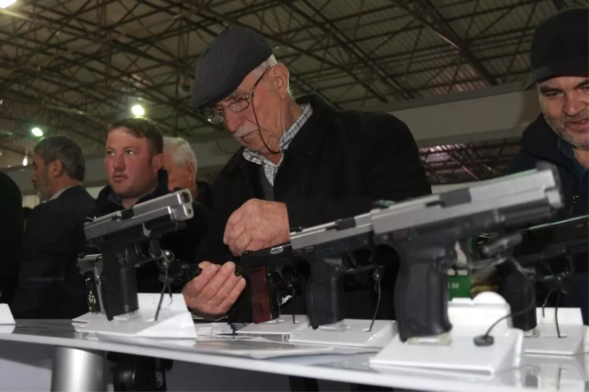 Tarım Fuarının Gözdesi Silah Reyonu Oldu