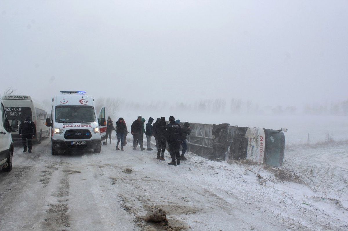 Tekirdağ\'da Yolcu Otobüsü Devrildi: 5 Yaralı