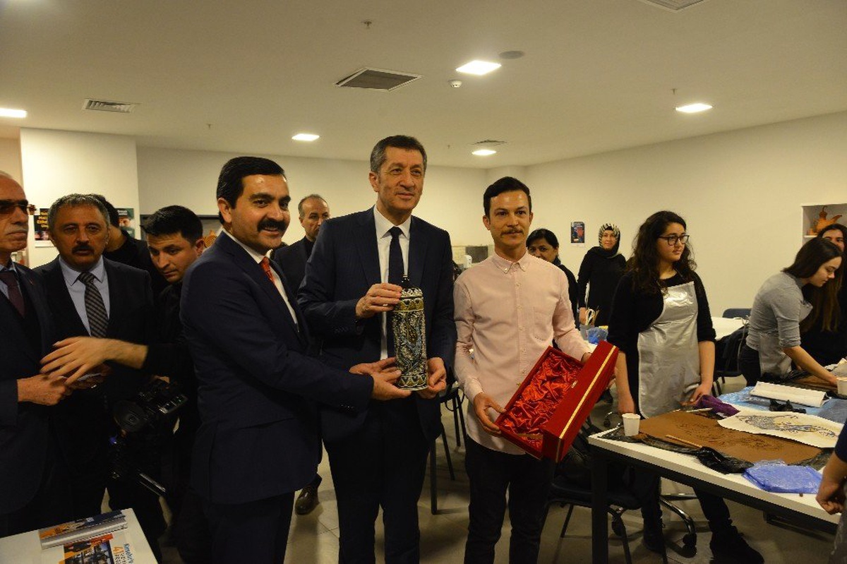 Bakan Selçuk: "Yerel Yönetim Güçlü Olursa Verimlilik Ortaya Çıkar"