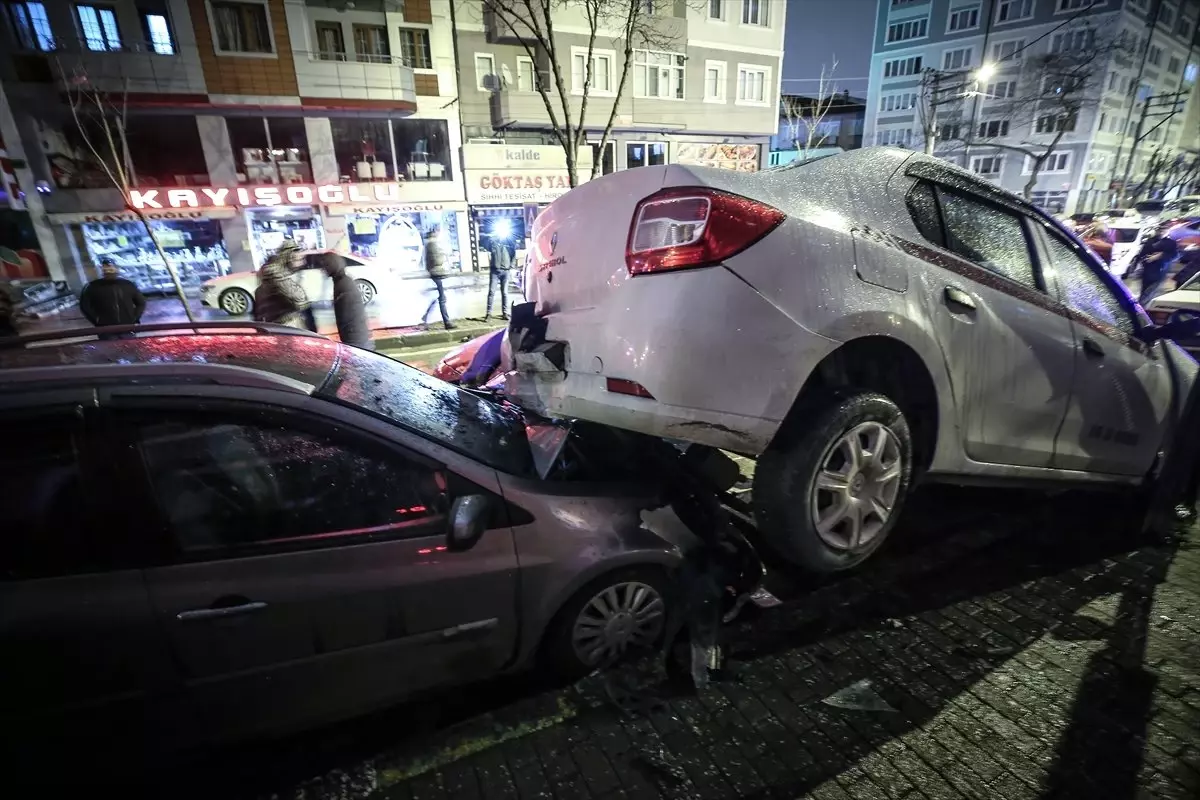 Bursa\'da Zincirleme Trafik Kazası