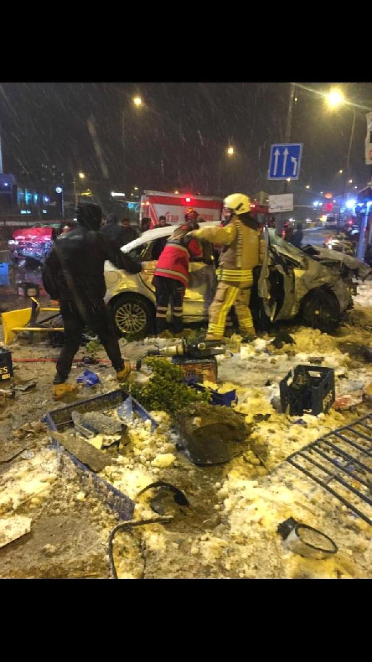 Çekmeköy\'de Trafik Kazası: 1 Ölü 3 Yaralı (1)