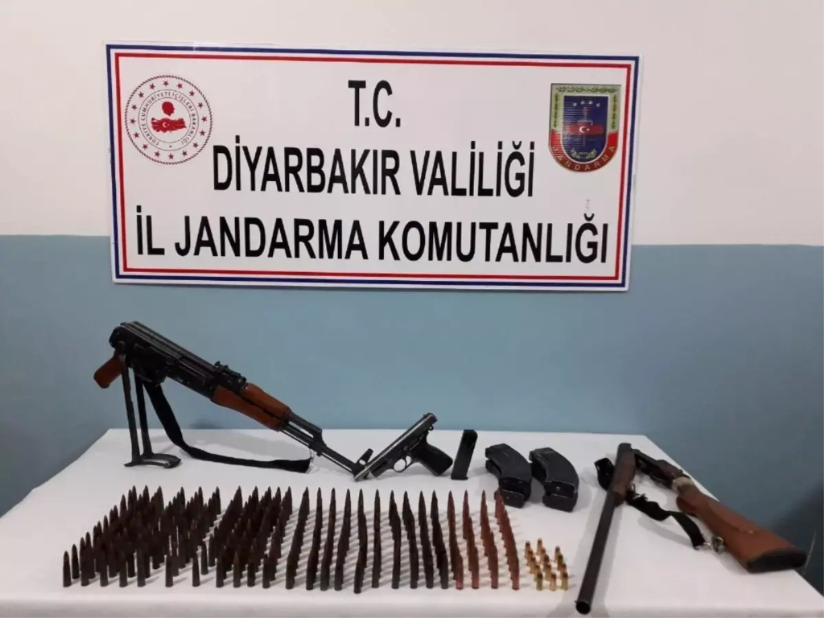 Diyarbakır\'da Silah Kaçakçılarına Operasyon: 2 Gözaltı