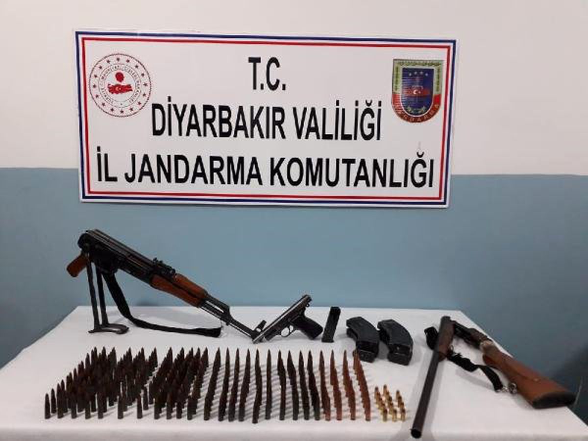 Diyarbakır\'da Silah Kaçakçılığı Operasyonu: 2 Gözaltı