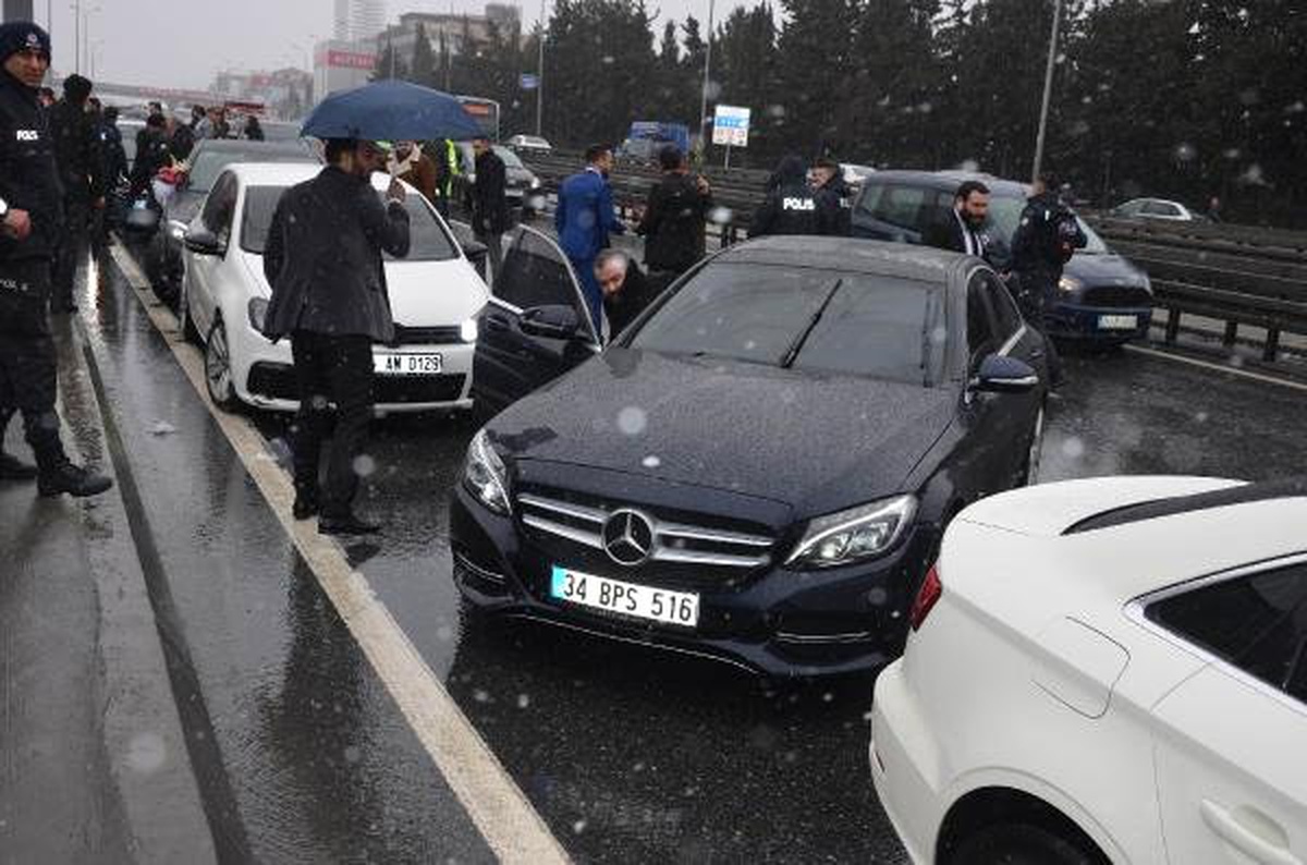 Düğün Konvoyundan Havaya Ateş Açıldı, Polis Alarma Geçti