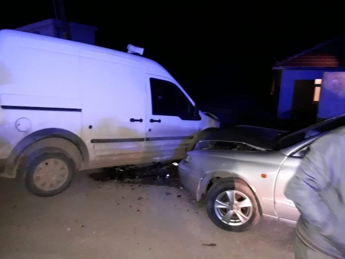 Emet\'te Trafik Kazası: 3 Yaralı
