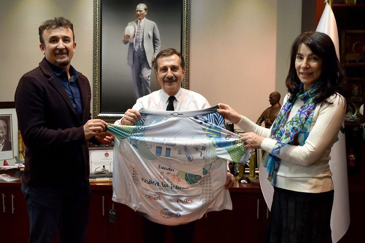 Eskişehir Bisiklet Derneği\'nden Başkan Ataç\'a Ziyaret