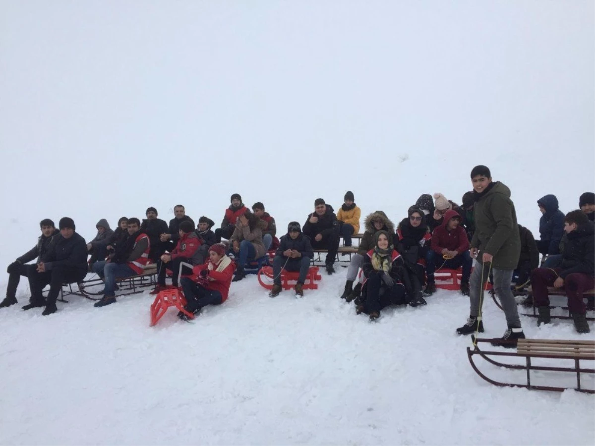 İlk Defa Kayak Merkezine Giden Çocuklar Doyasıya Eğlendi