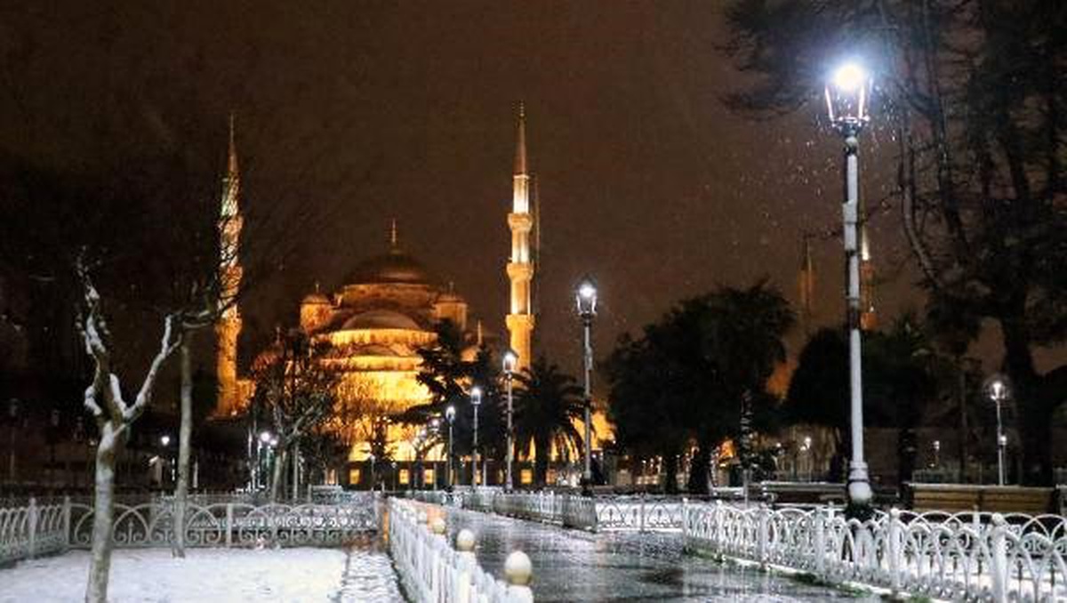 İstanbul\'da Büyüleyici Kar Manzaraları
