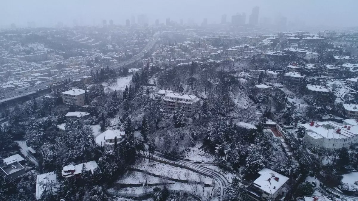 İstanbul\'da Kartpostallık Kar Manzarası Havadan Görüntülendi