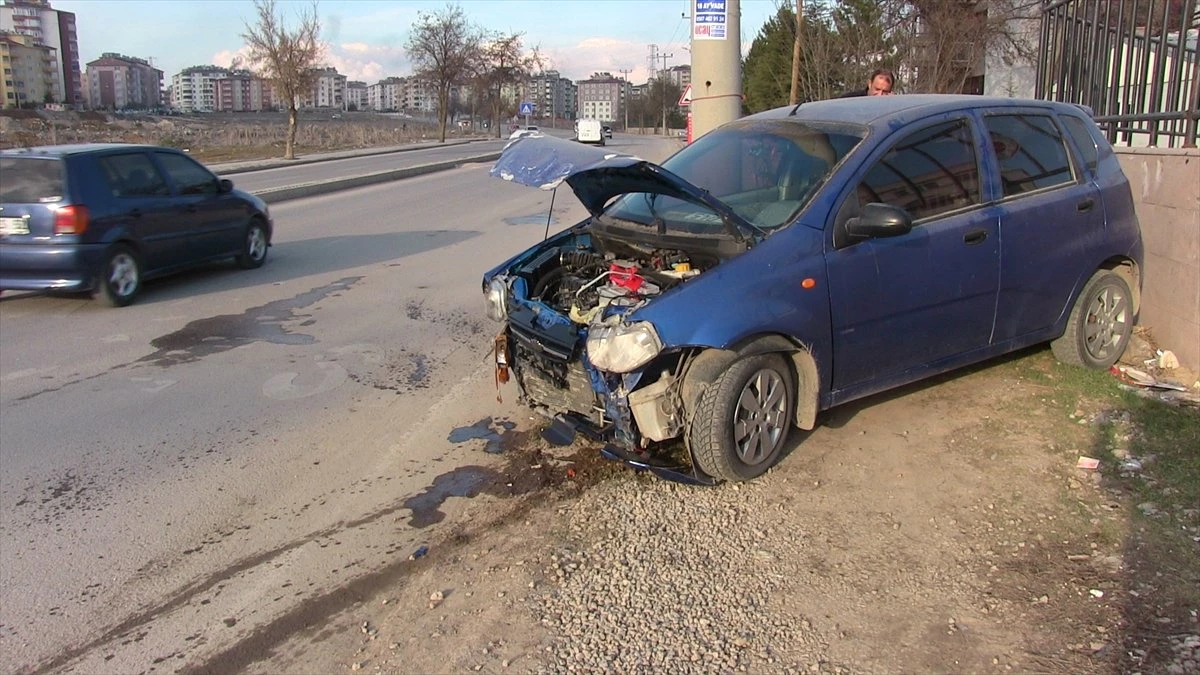 Kahramanmaraş\'ta Trafik Kazası Araç Kamerasına Yansıdı
