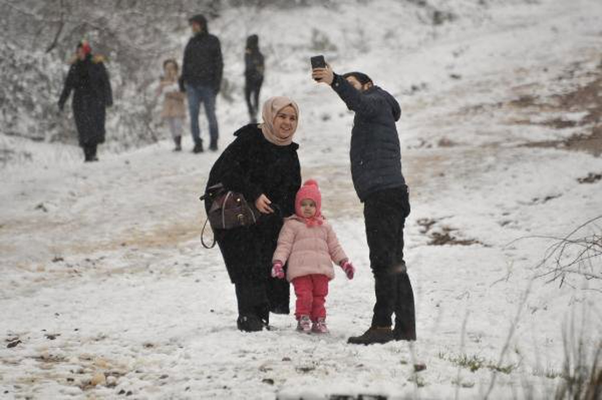 Kocaeli\'nin Yüksek Kesimleri Beyaza Büründü