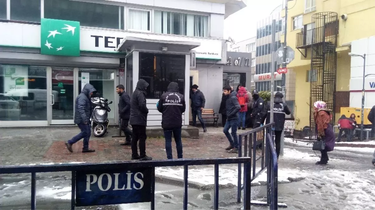 Şişli\'de Polis Memuru Doldur Boşalt Yaparken Kendini Yaraladı