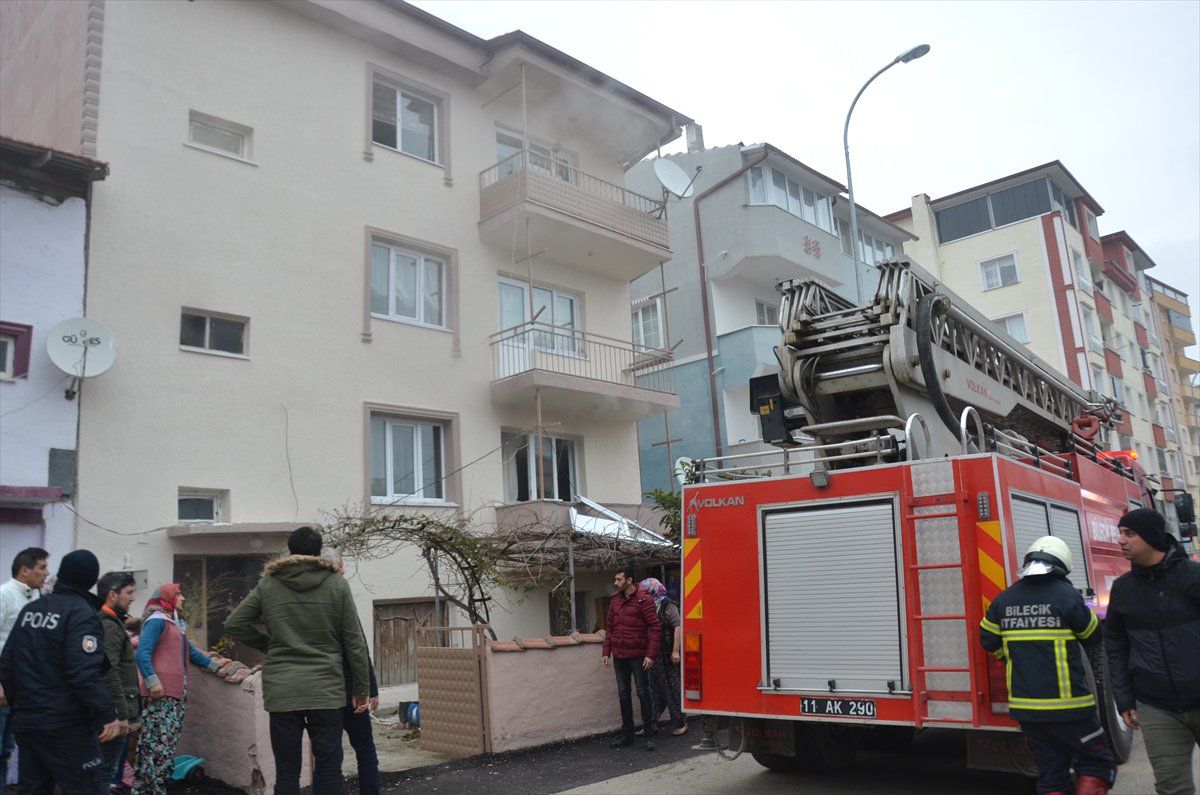 Yangında Mahsur Kalan Hamile Kadın ve Kızı Kurtarıldı