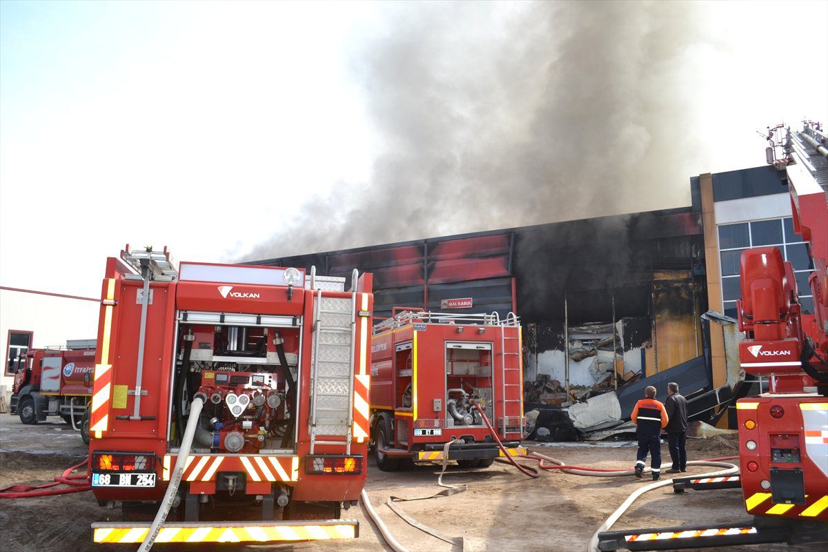 Aksaray\'da Fabrika Yangını