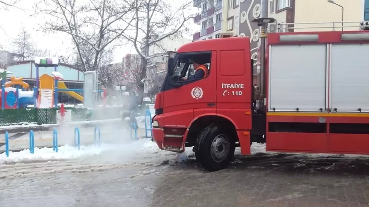 Çan Belediyesi Kar Eritmeye Termal Suyla Çözüm Buldu