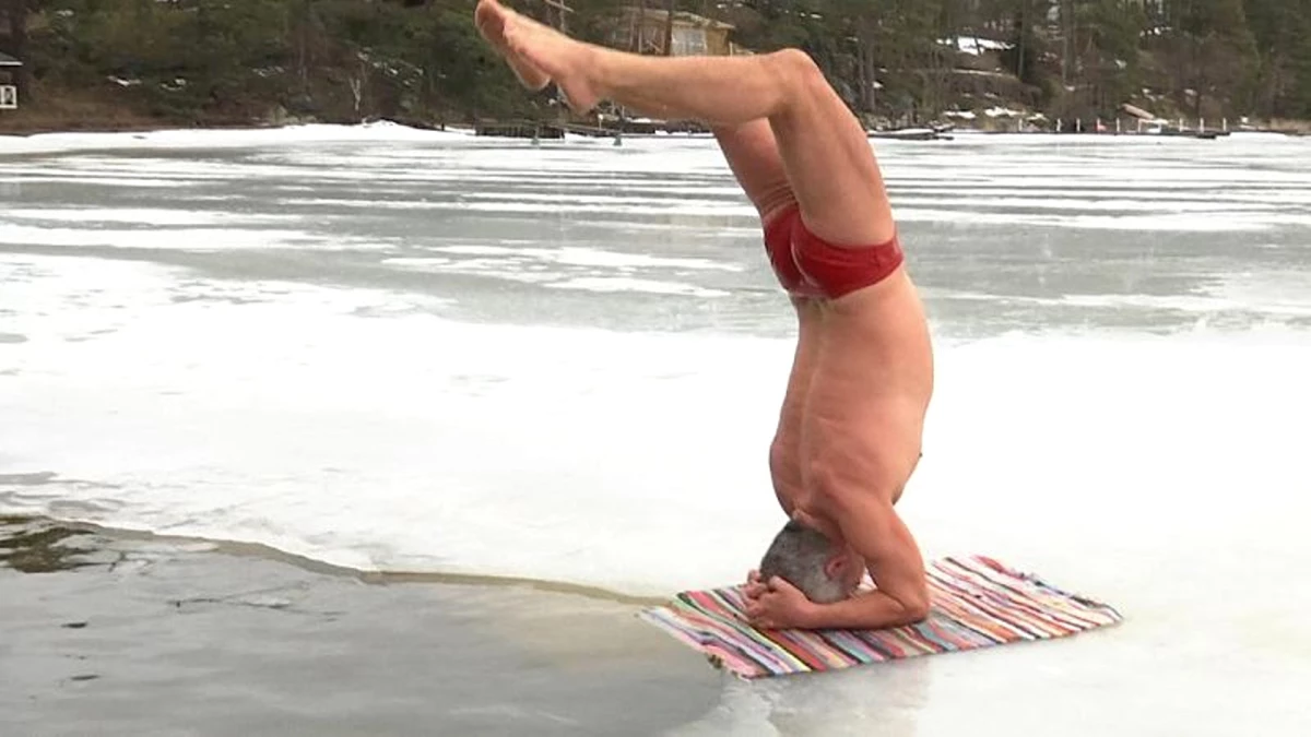 Finlandiya\'da Buz Üzerinde Ashtanga Yogası