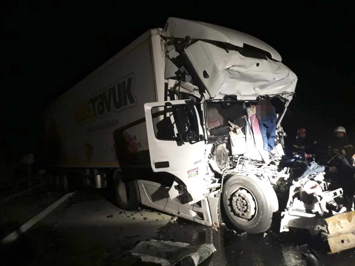Gaziantep\'te İki Tır Çarpıştı: 1 Ölü, 1 Yaralı