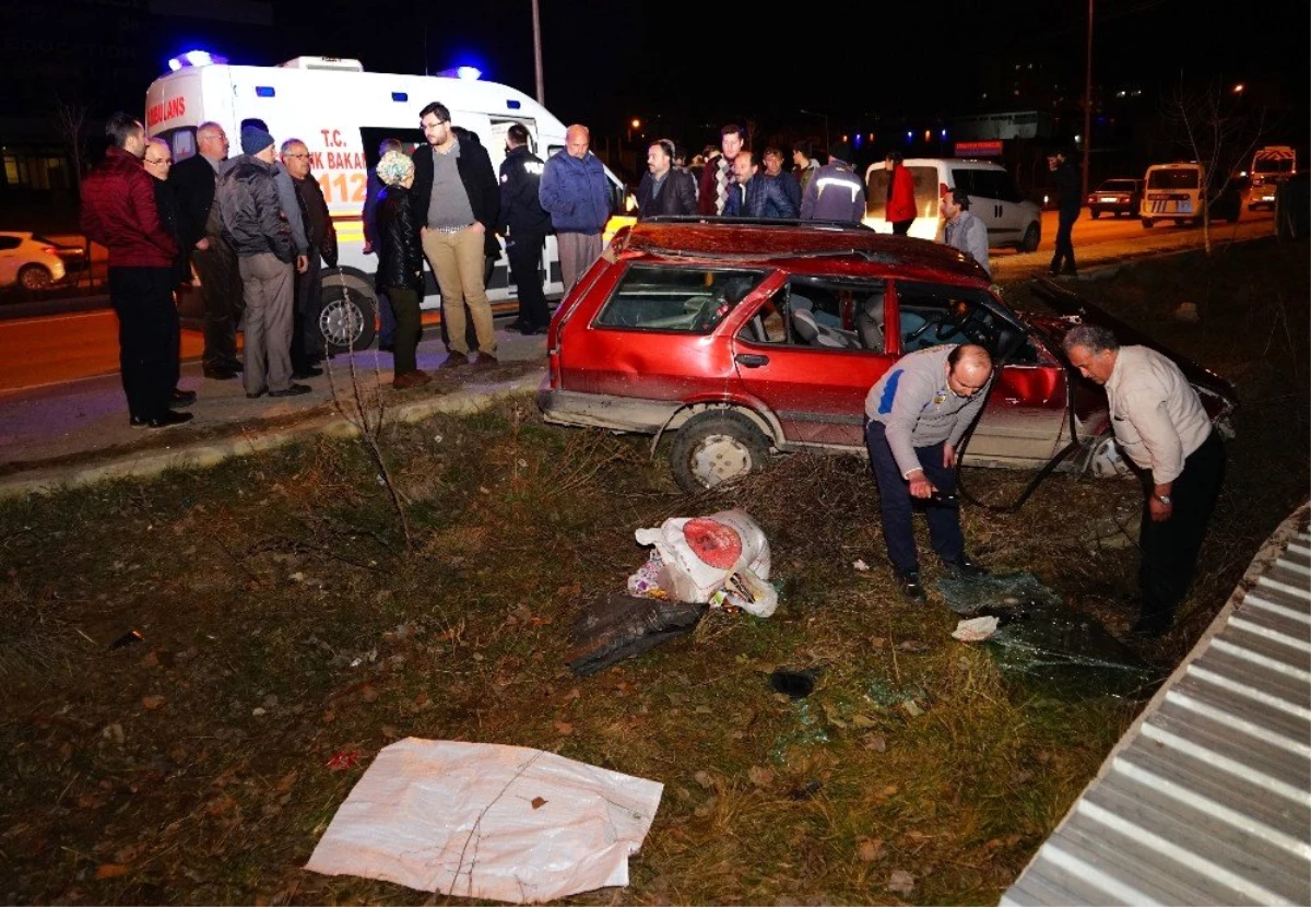 Kastamonu\'da İki Otomobil Çarpıştı: 2 Yaralı